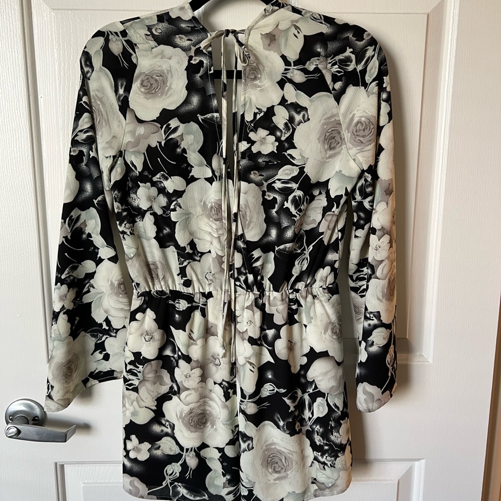 Flowered Romper - image 6